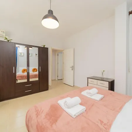 Daire W Terrace Garden 15 Min To Beach